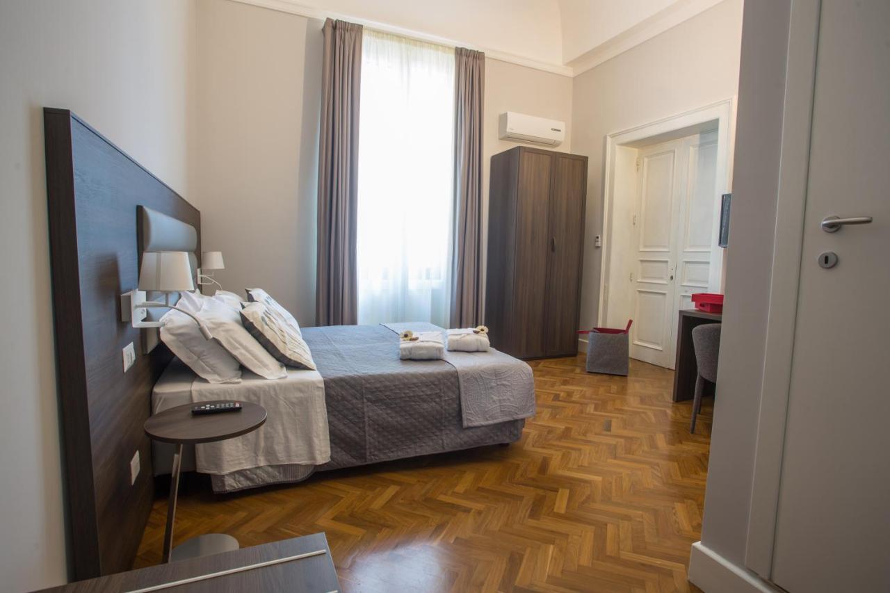 Bed and Breakfast Re Vittorio De Luxe à Messine Extérieur photo